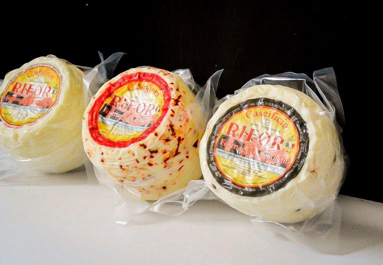 Formaggio Fresco Pecorino Primo Sale con Pomodori Secchi