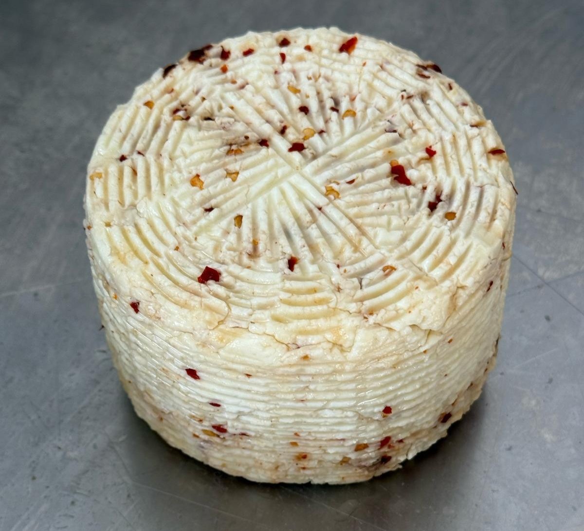 Formaggio Fresco Pecorino Primo Sale al Peperoncino